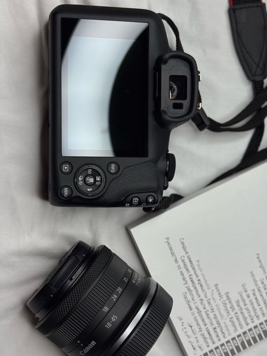 Canon EOS R100 (RF-S 18–45mm IS STM)