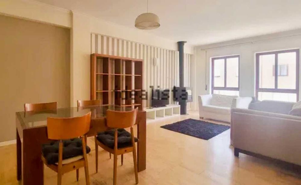 Apartamento T3 em Leça da Palmeira na 2° linha do mar