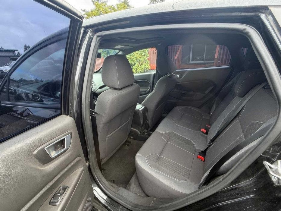 Ford Fiesta ST      2015