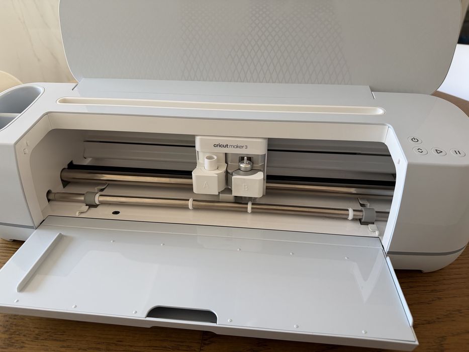 Cricut maker 3 como nova