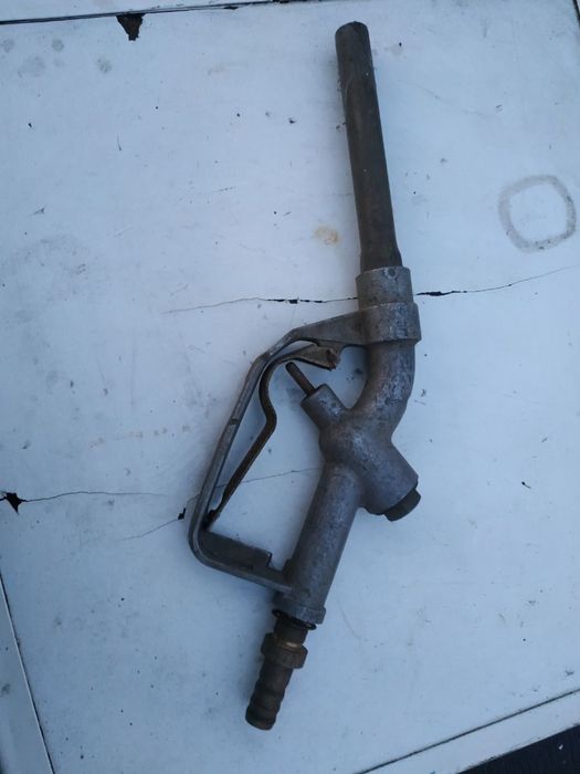 пістолет для АЗС , бак паливний Т - 74 , бочки різні
