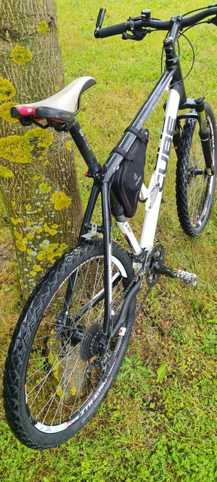 Rower MTB Cube attention