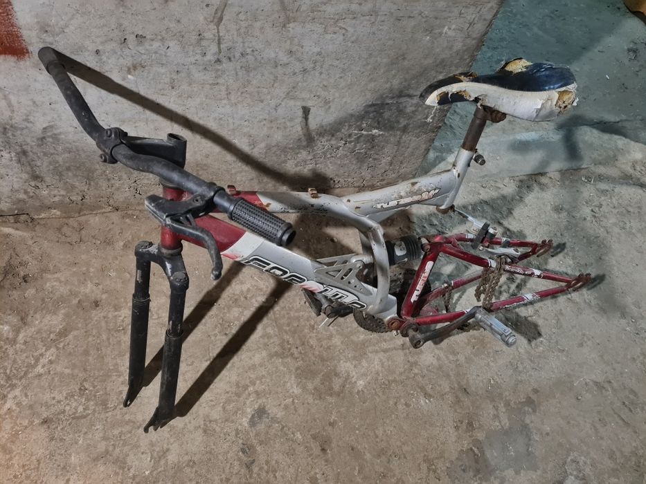 Колёса, рамы, рули, обода, багажник, сидушки и т.д.