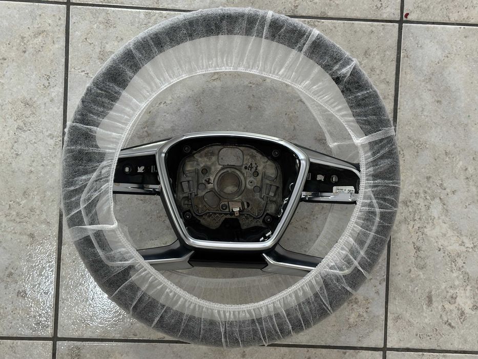 Volante Audi A6 (C8)