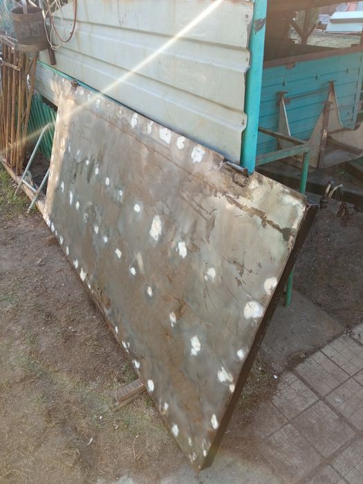 Продам металлическую дверь для коммерции