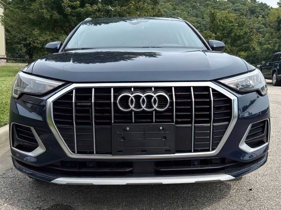 Audi Q3      2020