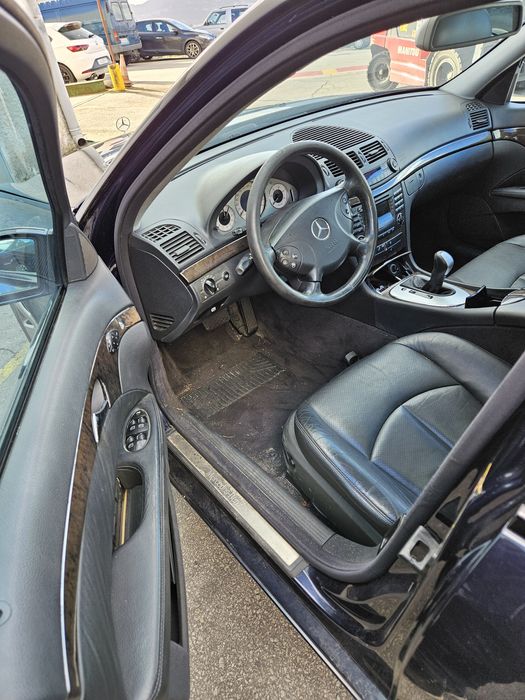 Mercedes-Benz E270 CDi W211 Avantgarde de 2004 para peças