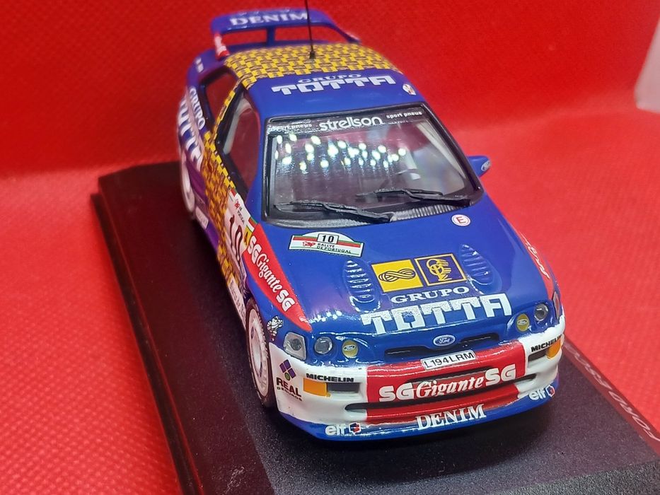 Miniatura  1/43 Ford Escort RS Cosworth F. Peres Rally de Portugal  1995 Novo