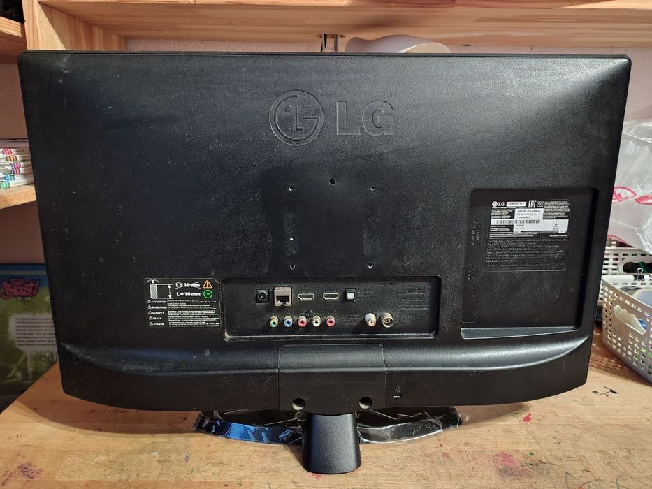 Телевізор LG 24MT49S-pz