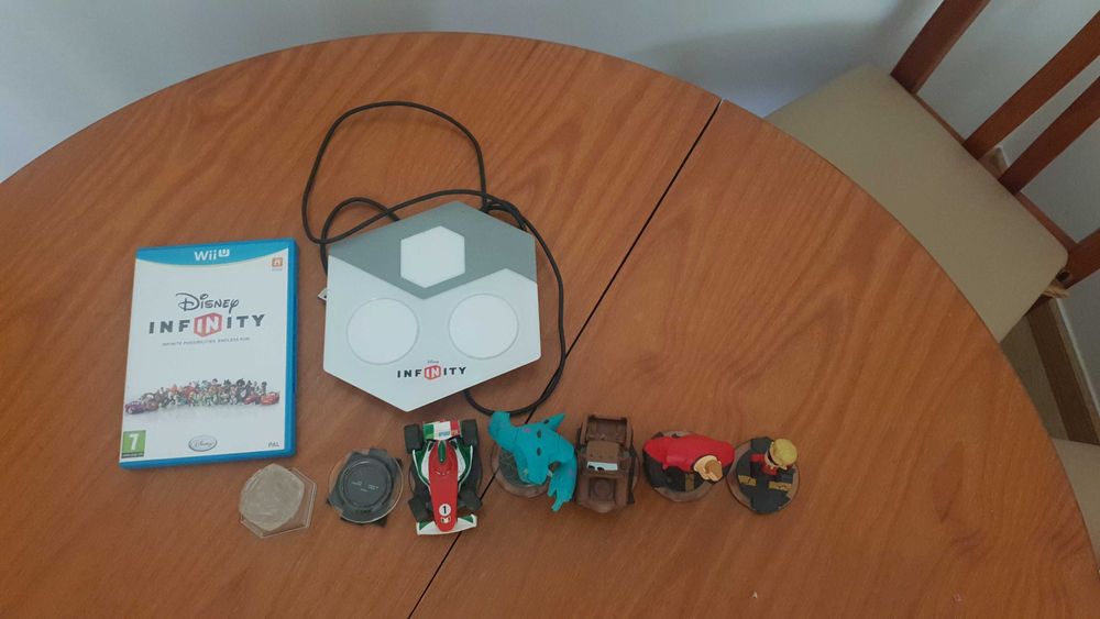 Disney Infinity Wii U com base e personagens