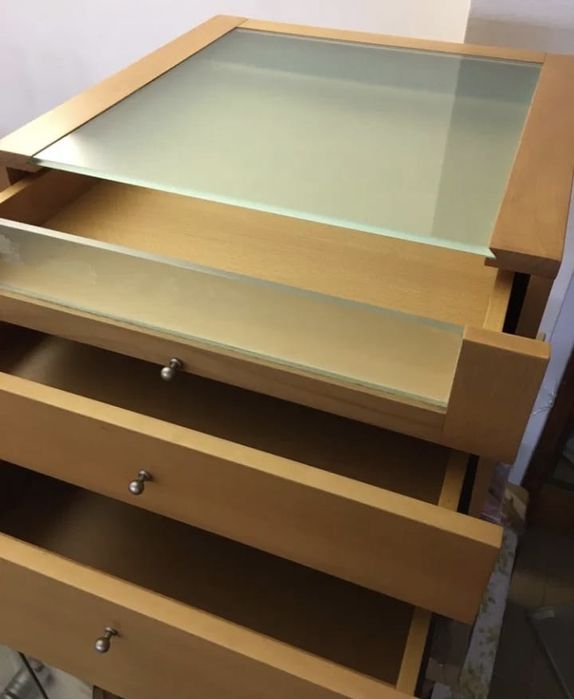 Side table with drawers in natural wood and tempered glass64586297692418124