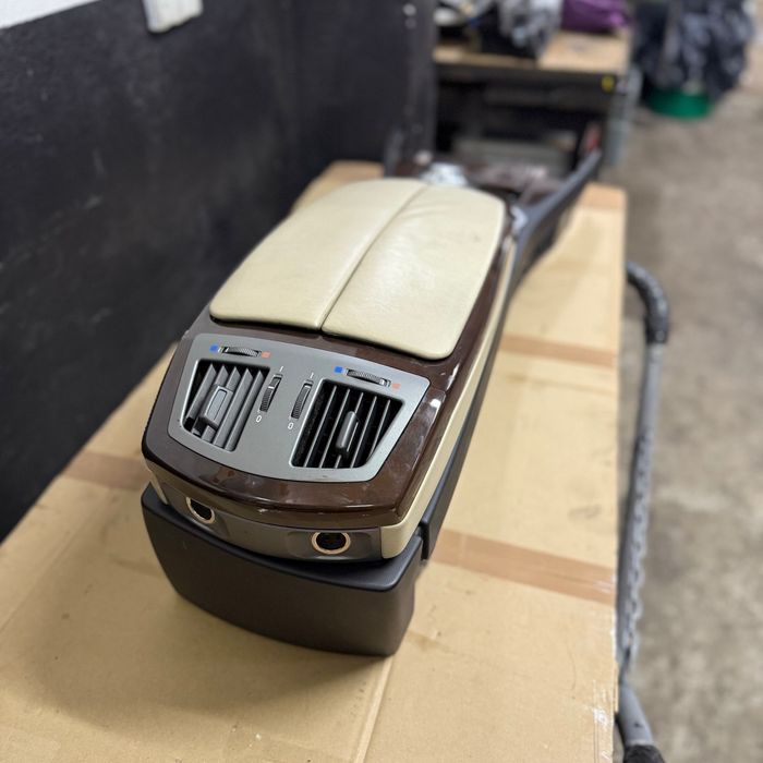 Bmw e65 730i  tunel środkowy schowek podłokietnik cupholder dekor