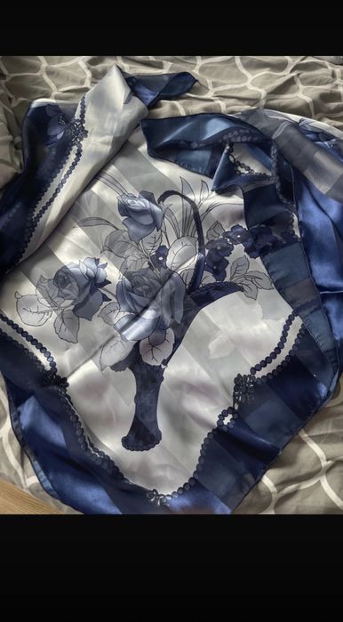 Błyszcząca apaszka granat