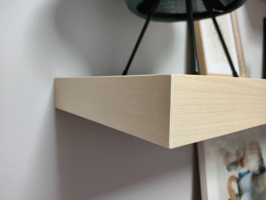 Kallax IKEA com gavetas, pés e prateleiras