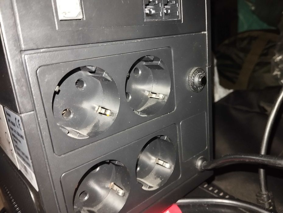 Бесперебойник PCM 1025