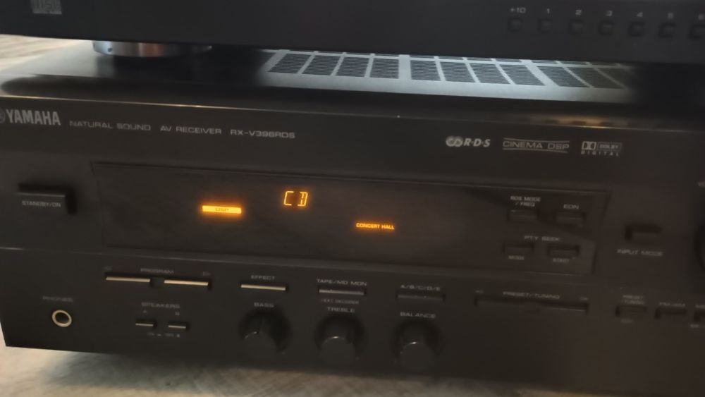 YAMAHA - Amplituner - odtwarzacz CD