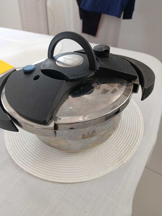 Szybkowar BergHOFF 4L. Cena do negocjacji.