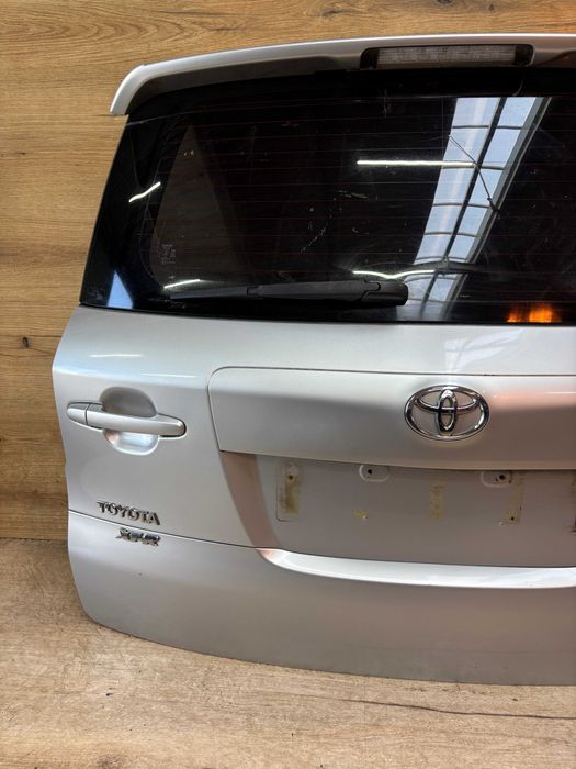 klapa bagażnika toyota rav 4 III