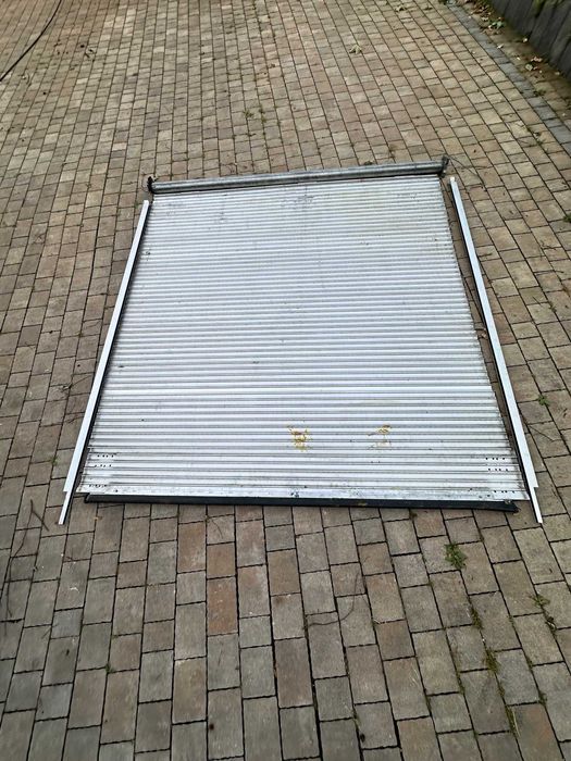 Brama rolowana, żaluzja 230x230