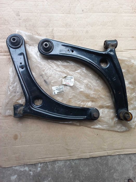 Ричаг - важіль  підвіски Mitsubishi  Qutlender XL с 2007  та  Lanser Х