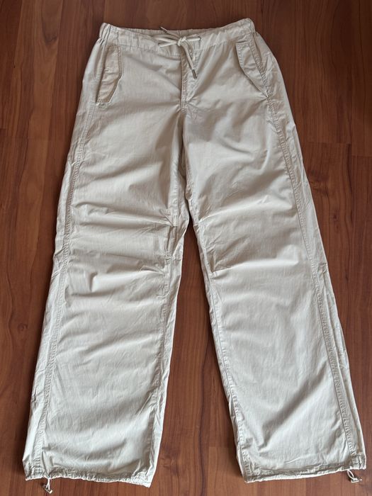Lekkie spodnie Bershka
