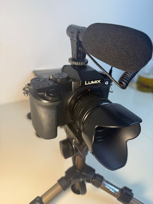 Продаю Panasonic LUMIX G7 у хорошому стані, повністю справна.
