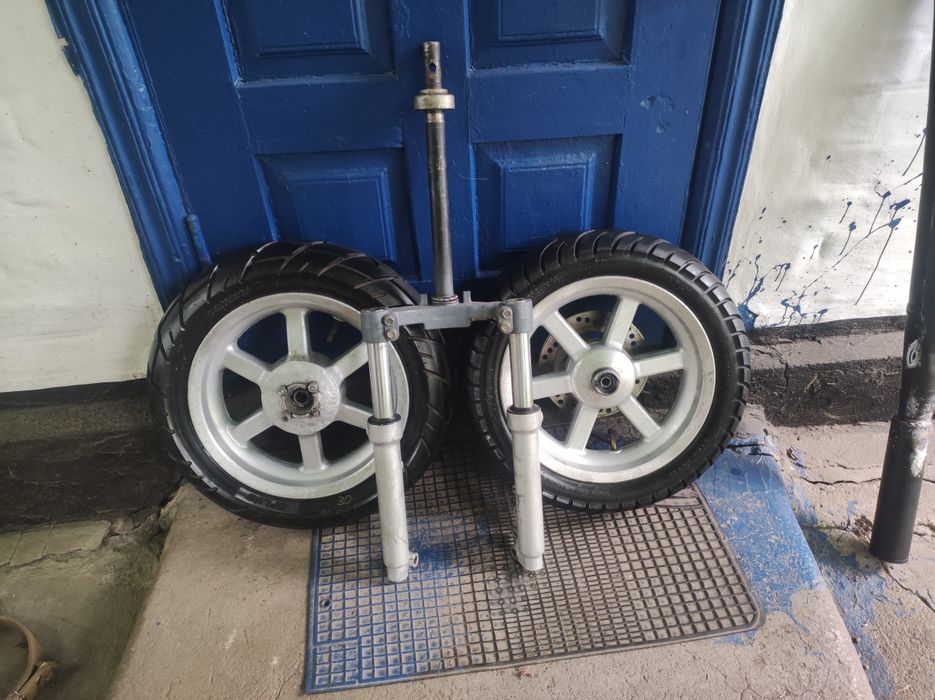 Колеса р12 (120/70) скутер. Вісь 12 мм