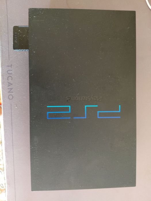 Playstation 2 e cabo de alimentação