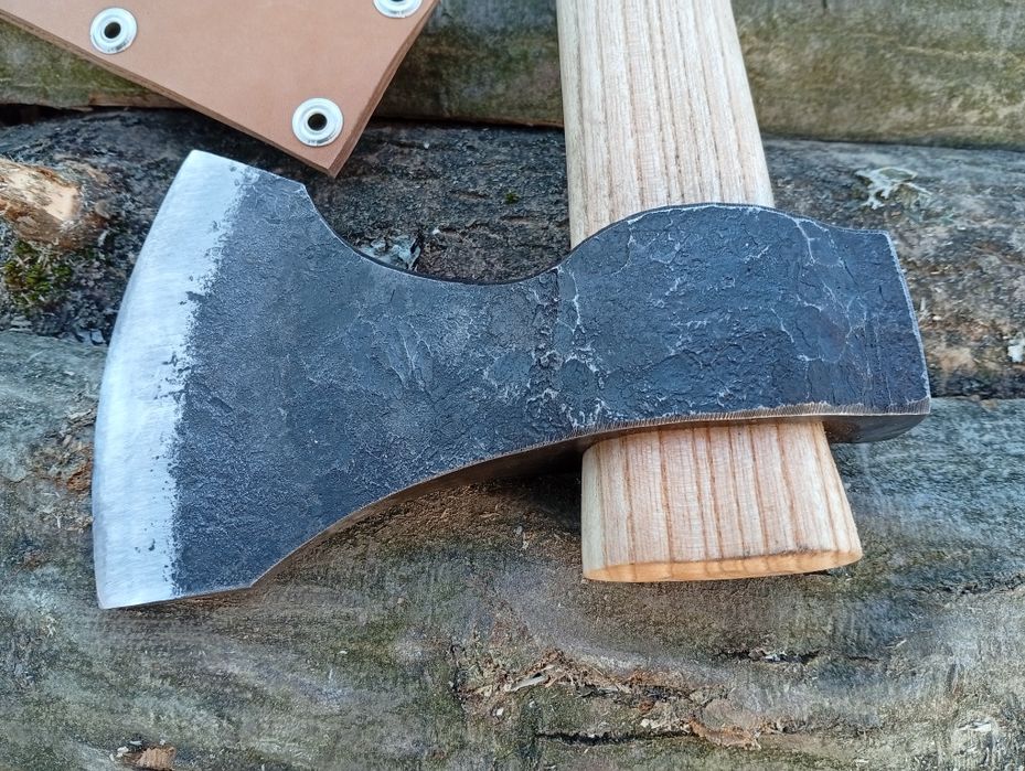 Топор з обратной насадкой ручки