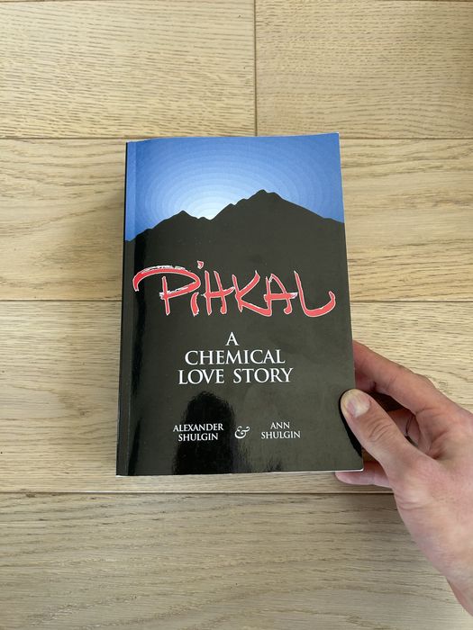 PIHKAL ksiazka literatura chemiczne Fenetyloaminy Alexander Ann Shulgin Chemical love story