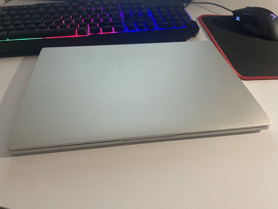 Продам ноутбук для ігор xiaomi i5 mx150 8gb батарея 2 год