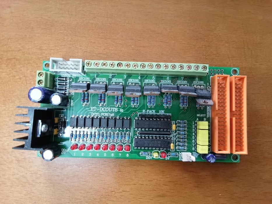 Módulo de Saída Digital DC 8 Canais com Optoacoplador - ET-DCOUT8