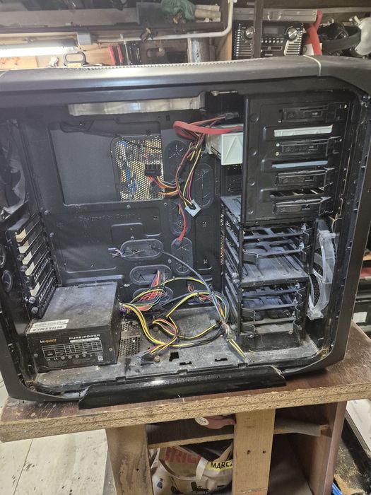 Duża obudowa komputera Corsair Graphite 600T