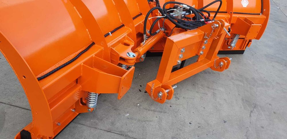 Pług śnieżny strzałkowy VARIO Mini 2,0 m Metal-Technik z amortyzacją