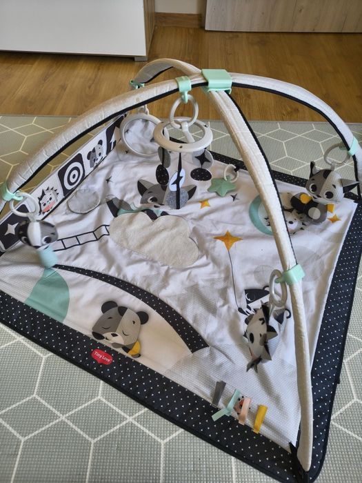 Mata edukacyjna Tiny love