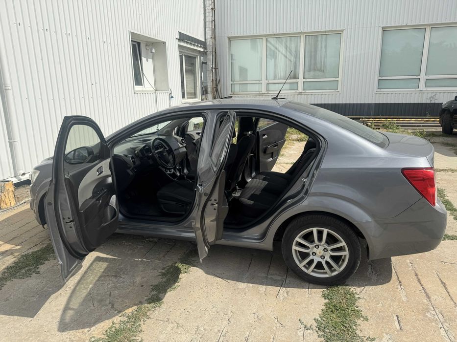 Chevrolet Aveo 2014 VIN Y6DTF69FJEB573591 фото оголошення 4 з 10