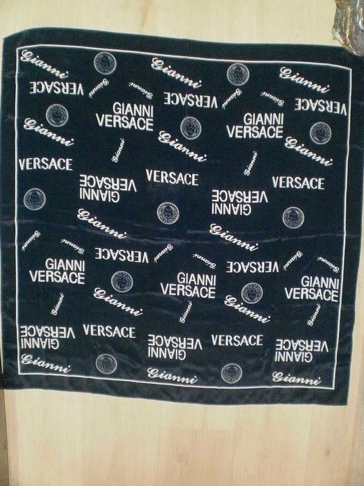 Apaszka -chusta z jedwabiu Versace
