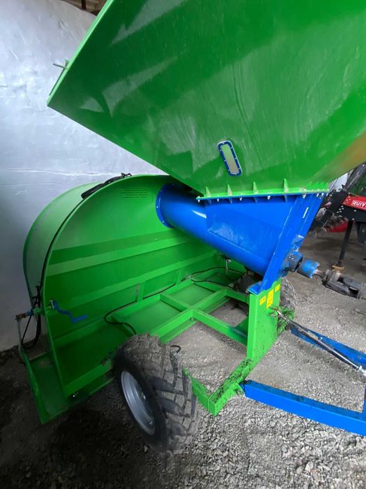 Завантажувач зерна AG - BAG G250