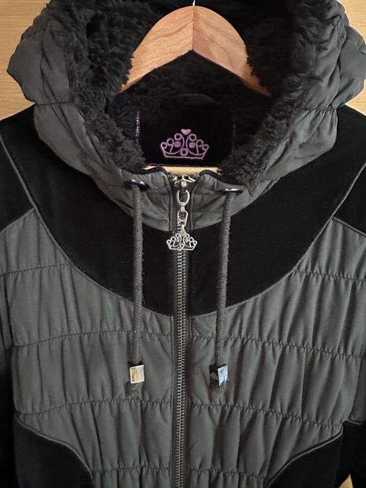 Casaco preto quente com pelo sintético e veludo Fornarina