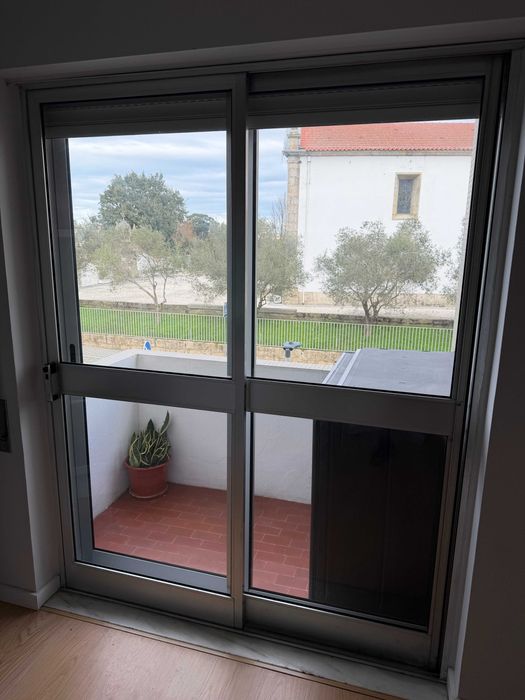 Aluga-se T2+1 impecável - Oliveira do Douro