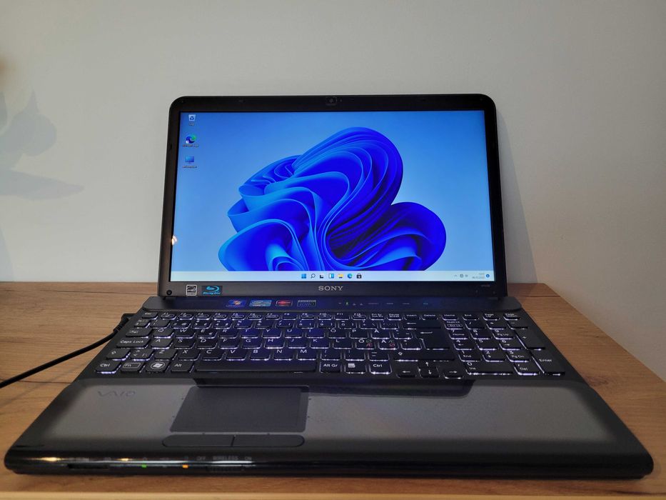 Laptop   SONY   VAIO , podświetlana klawiatura , Win 11