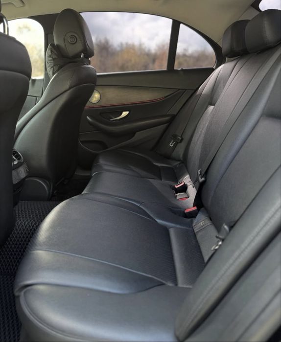 Mercedes e klasse w213 2016 год переодет в 63S обмен на крузак или Lx 570