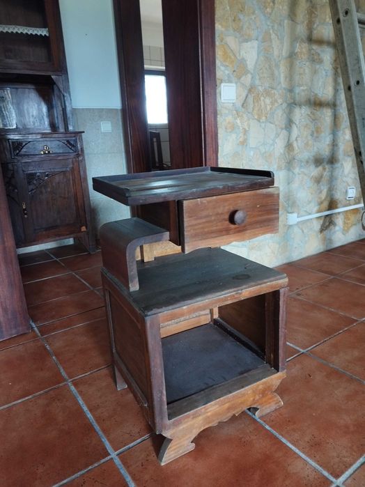 Mesa Cabeceira Vintage em ótimo estado