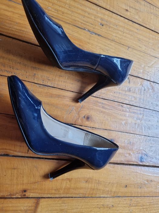 Czółenka szpilki Wojas granatowe lakierowane 35