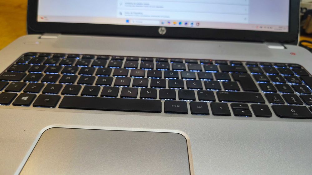 Portátil HP Envy TS 17 - Intel I7 - 16GB - SSD 240GB