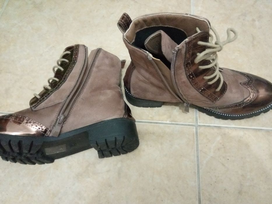 Botas em ótimo estado tam 37