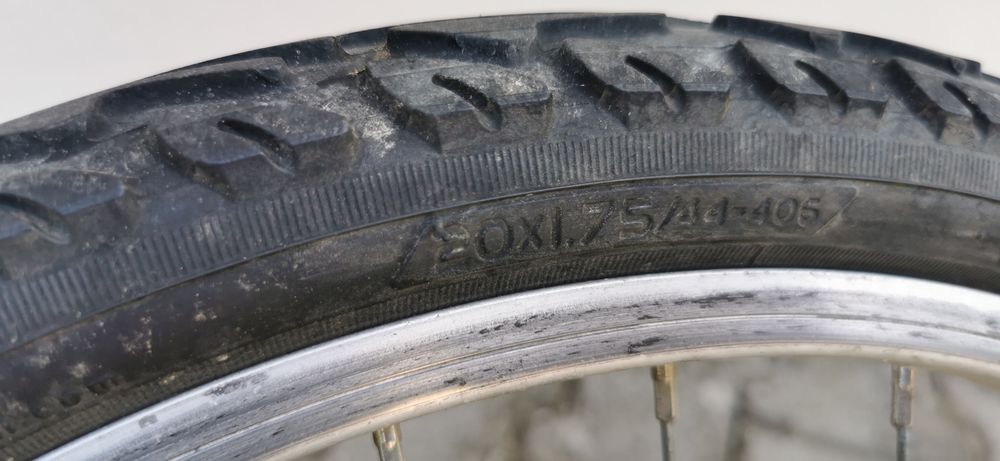 Bicicleta criança. Roda 20, marca BTWIN