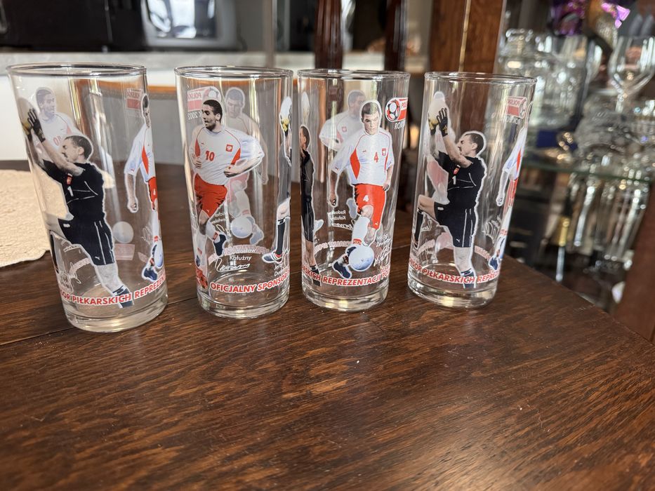 Szklaneczki do napojów 4 sztuki 10 zł