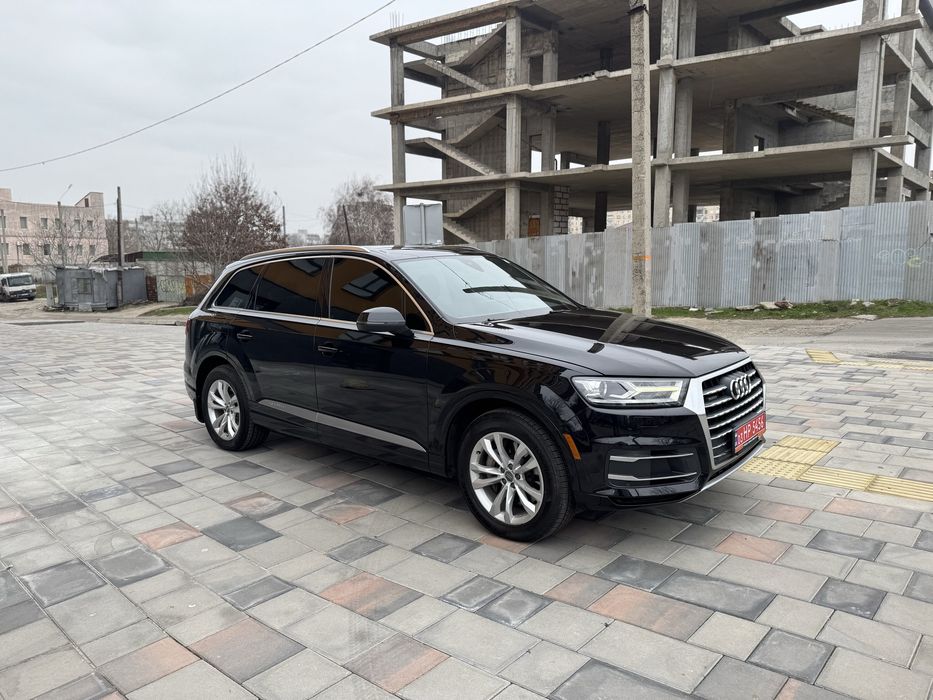 Продам Audi Q7 7 мест