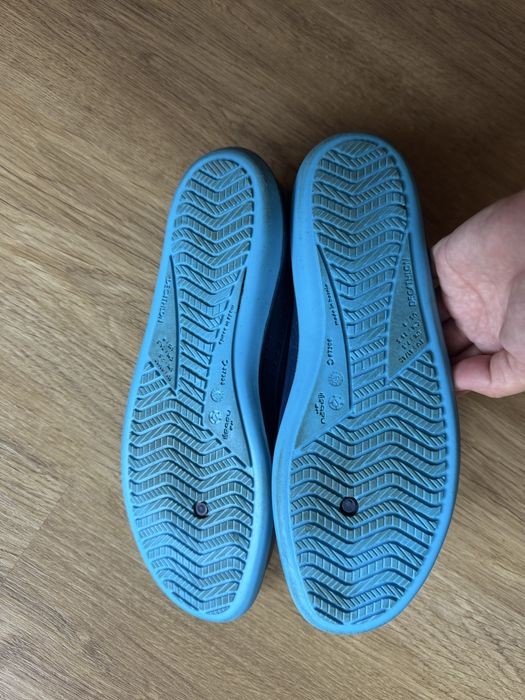 Sapatos aquáticos 2 tamanhos disponiveis